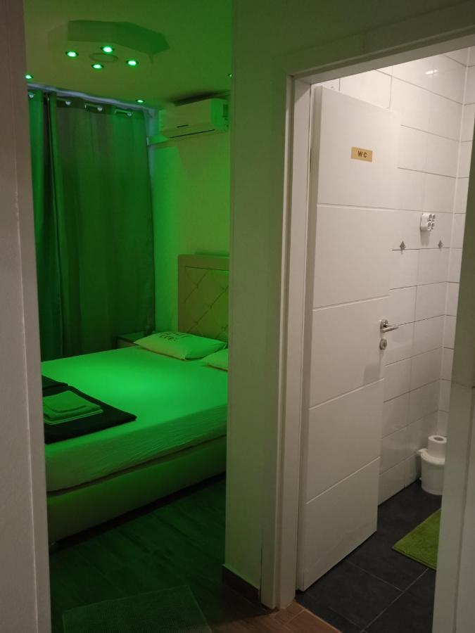Dioklecijan Delux Hostel สปลิท ภายนอก รูปภาพ