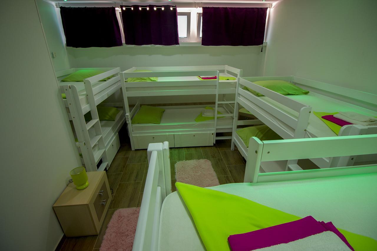 Dioklecijan Delux Hostel สปลิท ภายนอก รูปภาพ