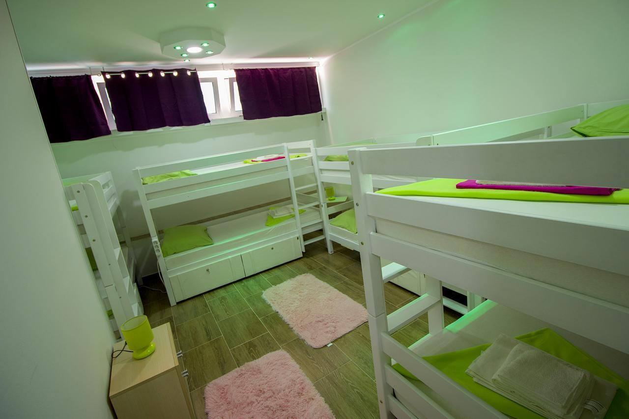 Dioklecijan Delux Hostel สปลิท ภายนอก รูปภาพ