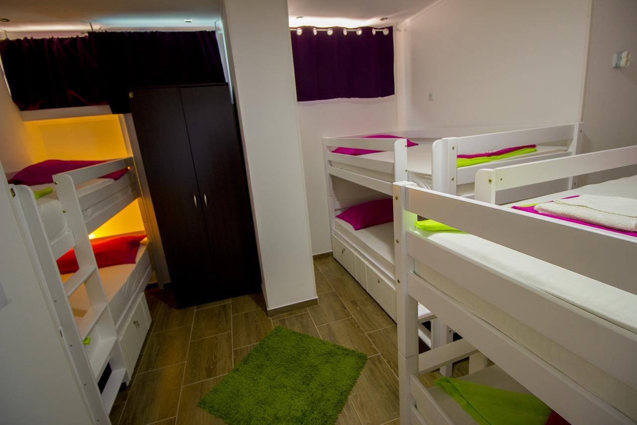 Dioklecijan Delux Hostel สปลิท ภายนอก รูปภาพ